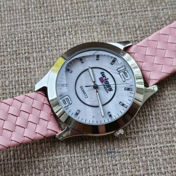 Twiggy London Wristwatch Pink Leather Strap White Face Quartz Analog Wrist Watch - Picture 2 of 12